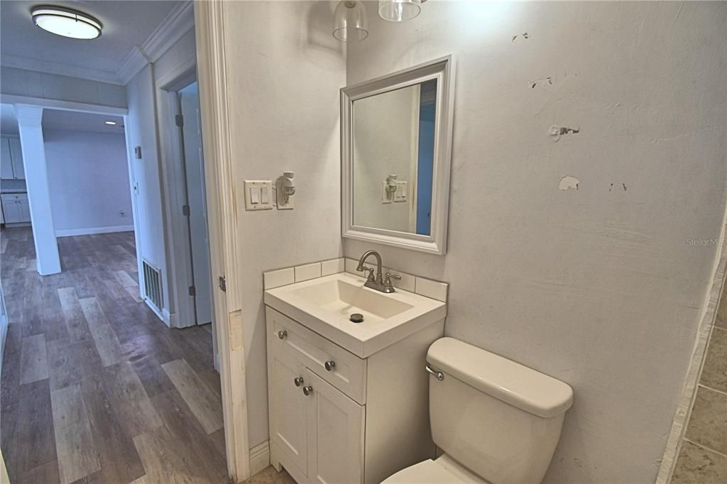 На продажу: $195,000 (2 спален, 1 ванн, 1210 Квадратных фут)