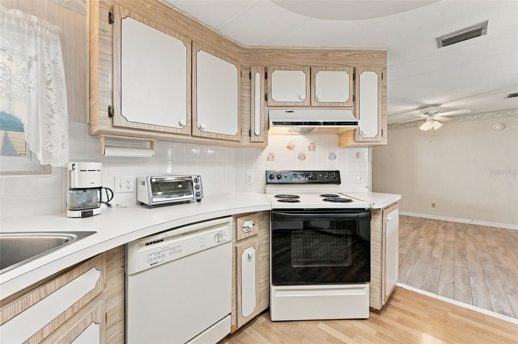 For Sale: $80,000 (2 beds, 2 baths, 1296 Square Feet)