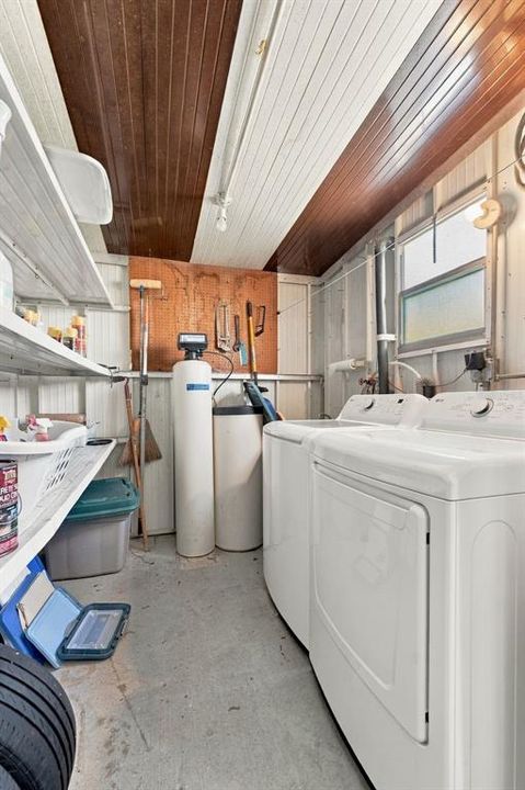 For Sale: $80,000 (2 beds, 2 baths, 1296 Square Feet)