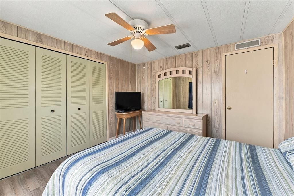 For Sale: $80,000 (2 beds, 2 baths, 1296 Square Feet)