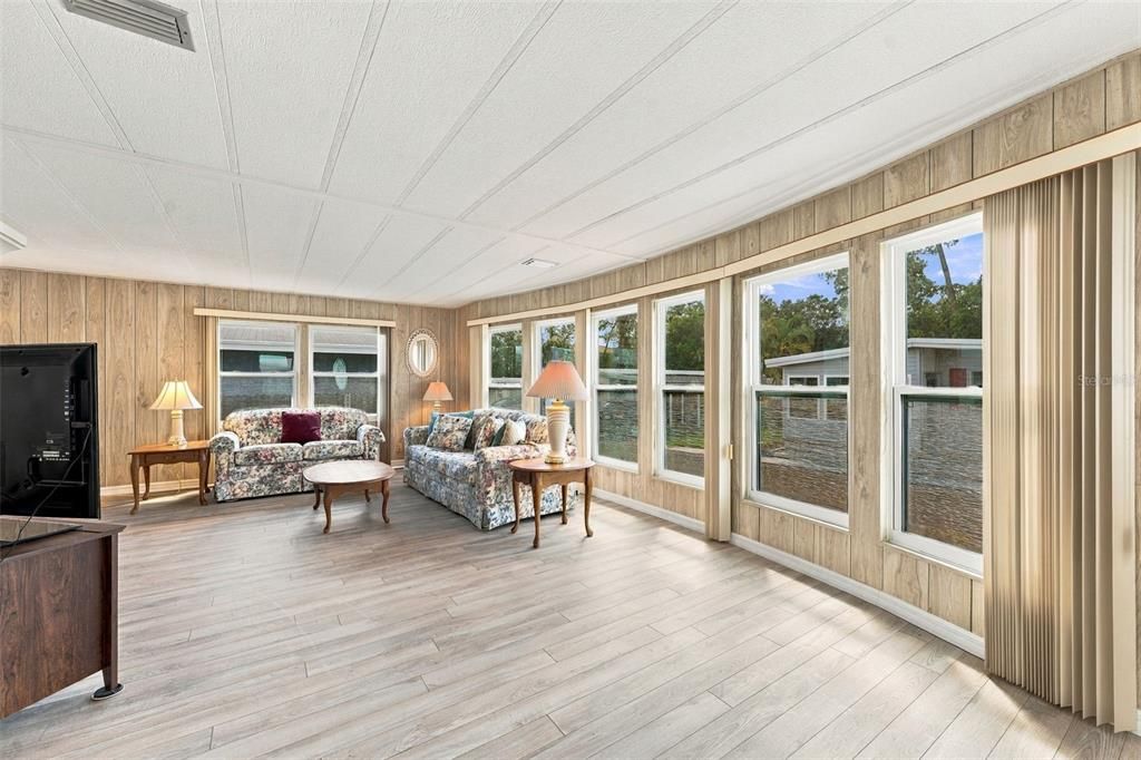 For Sale: $80,000 (2 beds, 2 baths, 1296 Square Feet)