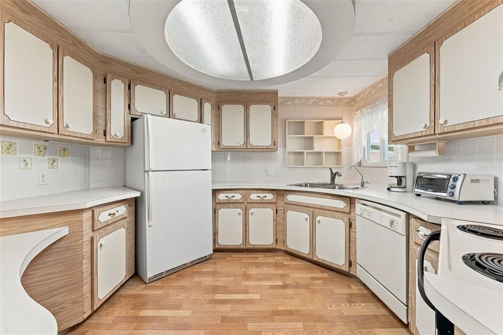 For Sale: $80,000 (2 beds, 2 baths, 1296 Square Feet)