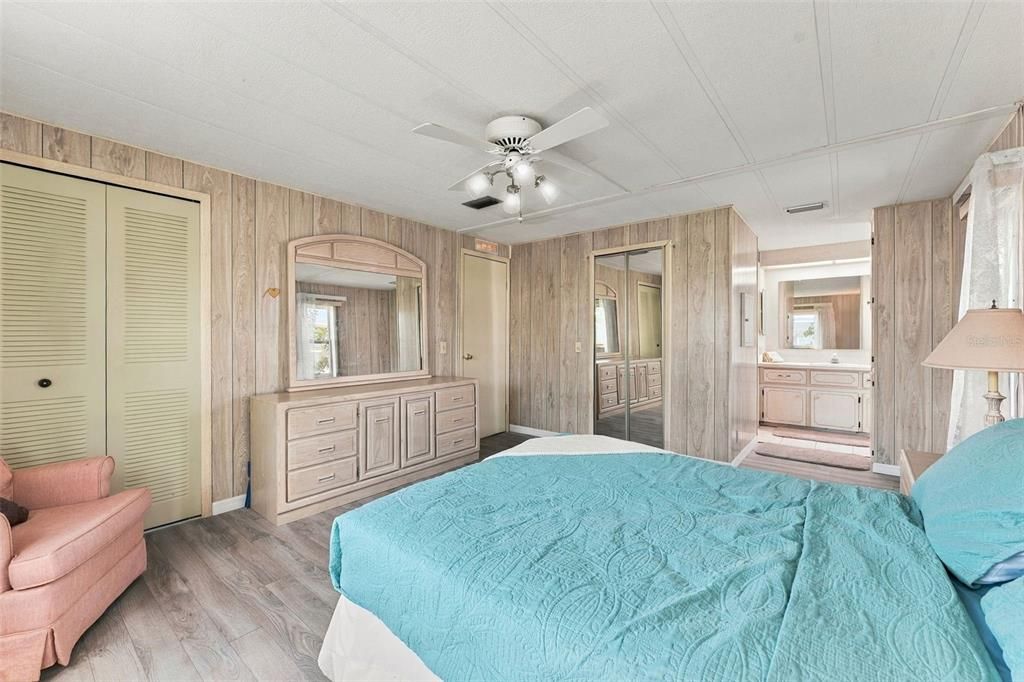 For Sale: $80,000 (2 beds, 2 baths, 1296 Square Feet)