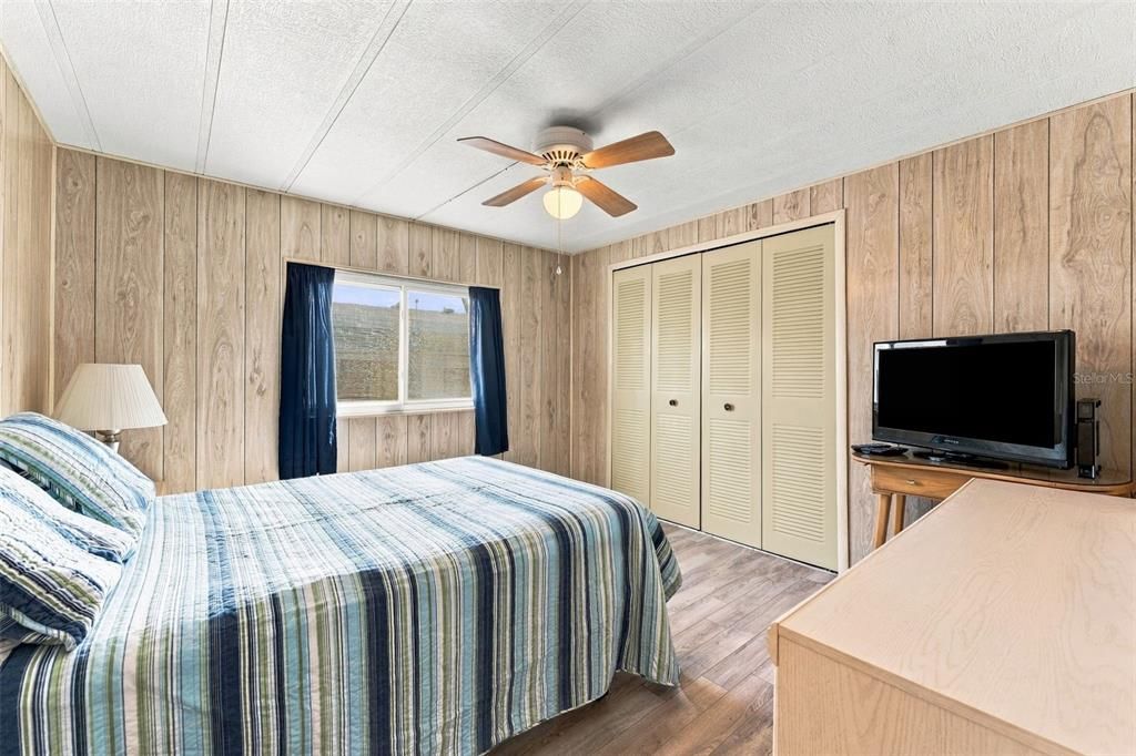 For Sale: $80,000 (2 beds, 2 baths, 1296 Square Feet)