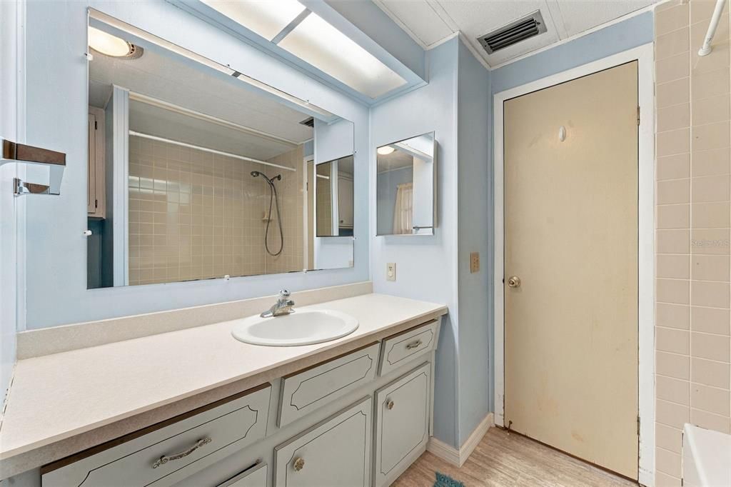 For Sale: $80,000 (2 beds, 2 baths, 1296 Square Feet)