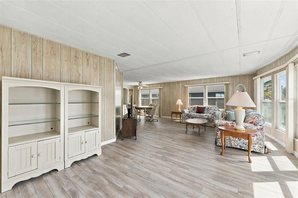 For Sale: $80,000 (2 beds, 2 baths, 1296 Square Feet)