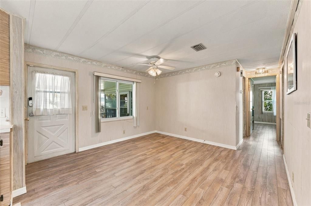 For Sale: $80,000 (2 beds, 2 baths, 1296 Square Feet)