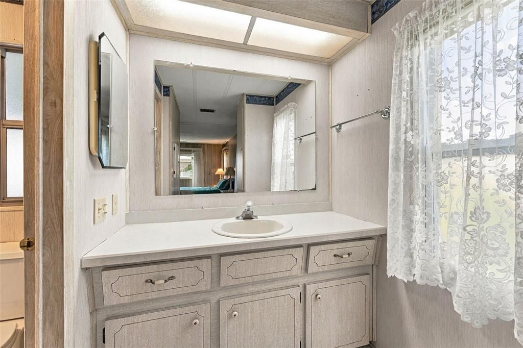 For Sale: $80,000 (2 beds, 2 baths, 1296 Square Feet)