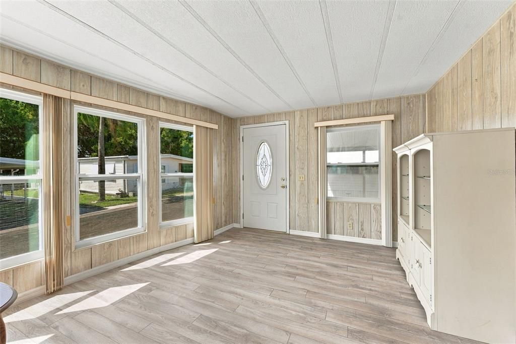 For Sale: $80,000 (2 beds, 2 baths, 1296 Square Feet)