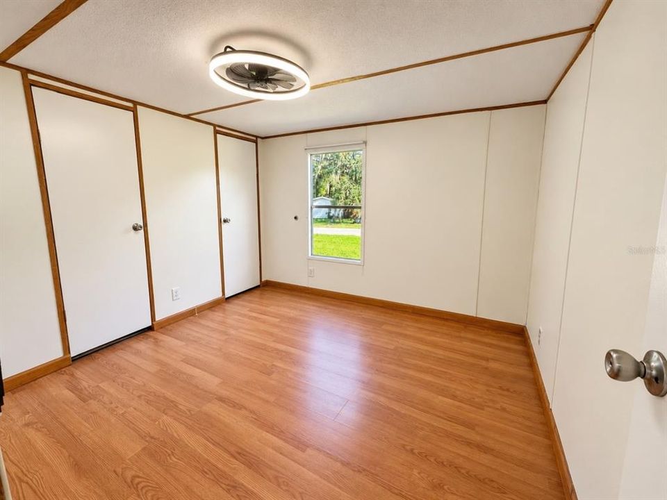 Active With Contract: $1,100 (2 beds, 1 baths, 644 Square Feet)