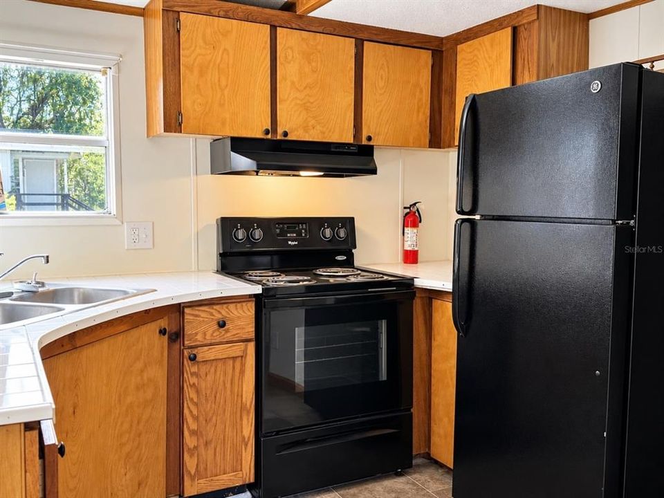 Active With Contract: $1,100 (2 beds, 1 baths, 644 Square Feet)