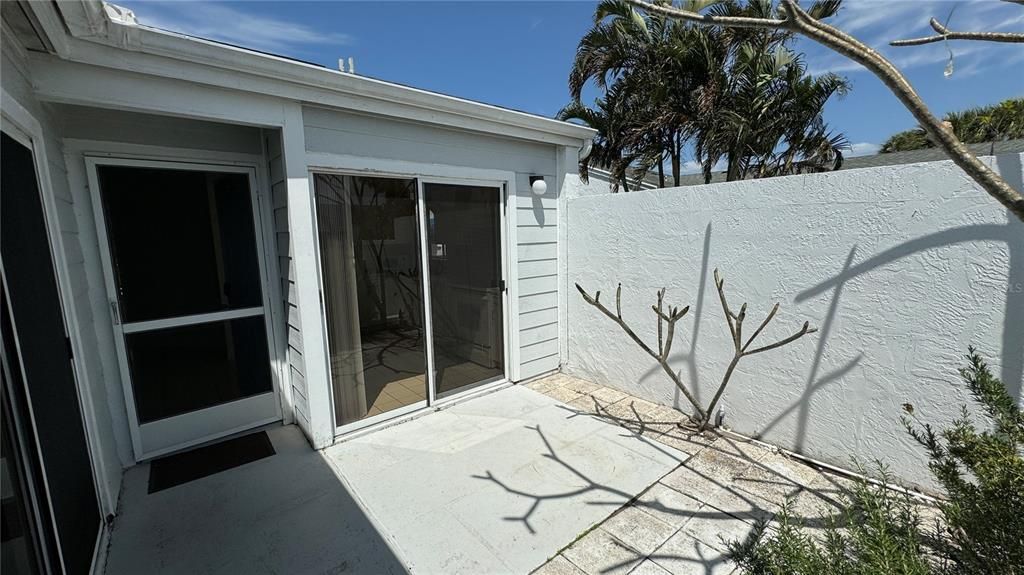 For Rent: $2,295 (2 beds, 2 baths, 1132 Square Feet)