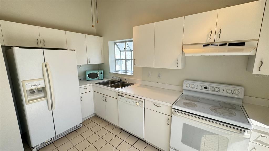 For Rent: $2,295 (2 beds, 2 baths, 1132 Square Feet)