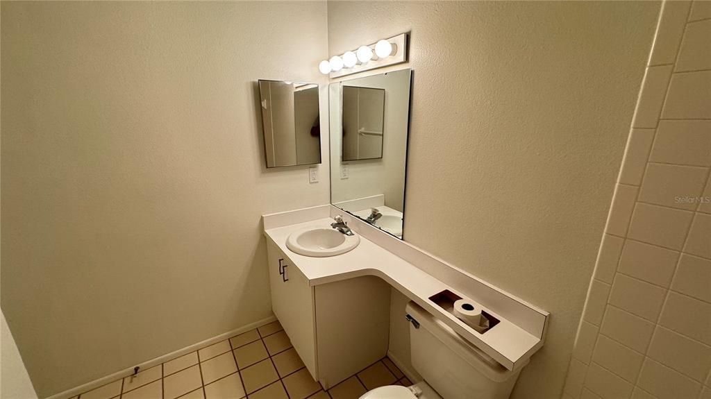 For Rent: $2,295 (2 beds, 2 baths, 1132 Square Feet)