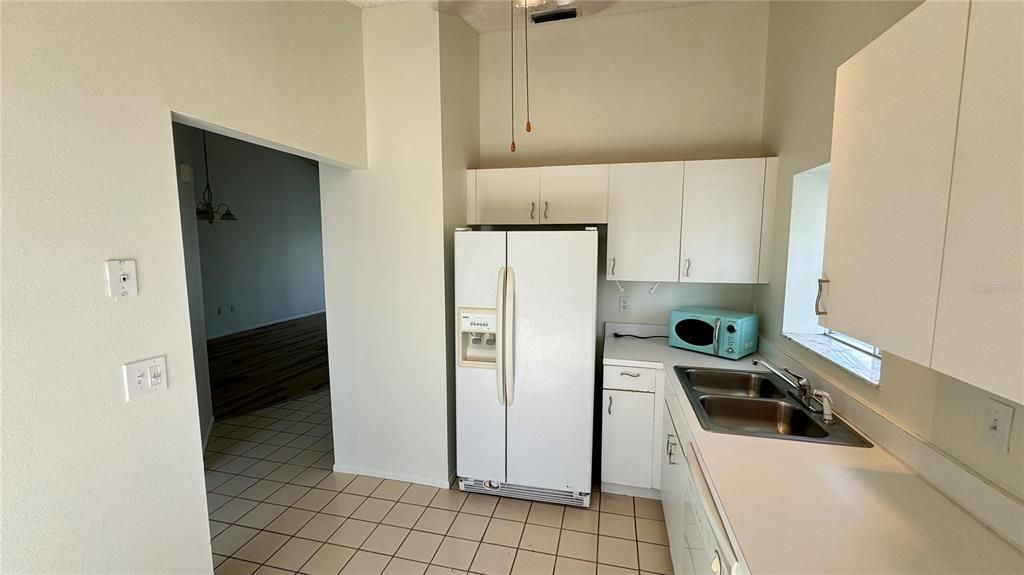 For Rent: $2,295 (2 beds, 2 baths, 1132 Square Feet)