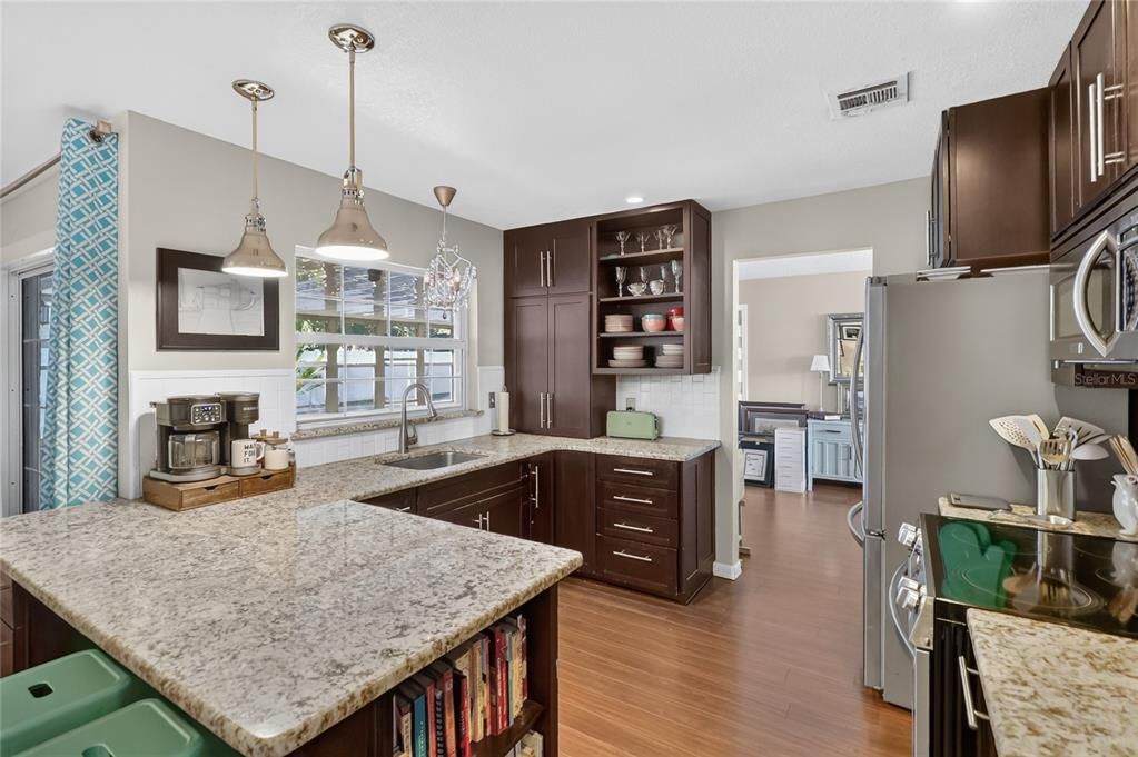 For Sale: $425,000 (3 beds, 2 baths, 1894 Square Feet)