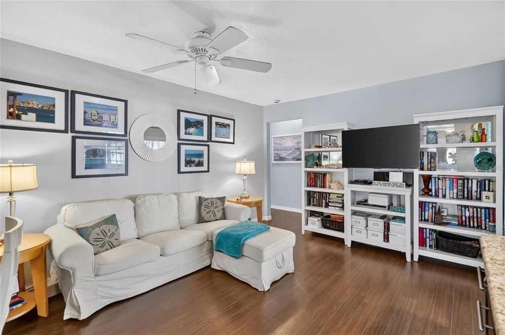 For Sale: $425,000 (3 beds, 2 baths, 1894 Square Feet)