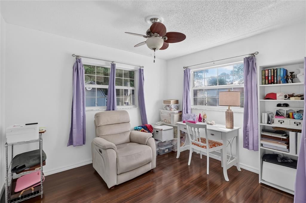 For Sale: $425,000 (3 beds, 2 baths, 1894 Square Feet)