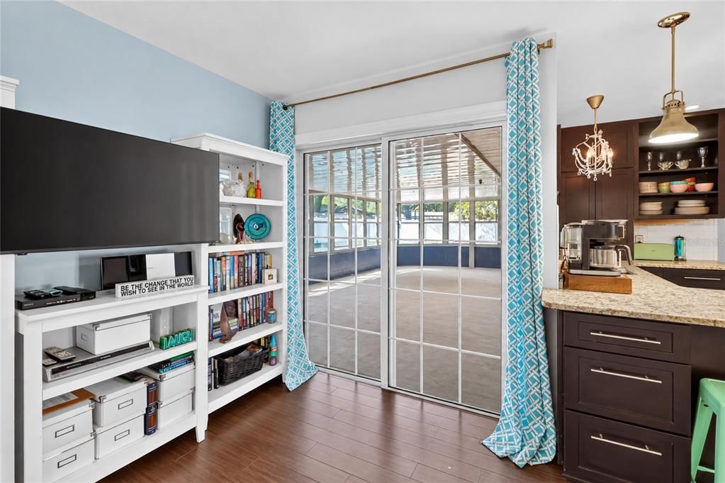 For Sale: $425,000 (3 beds, 2 baths, 1894 Square Feet)