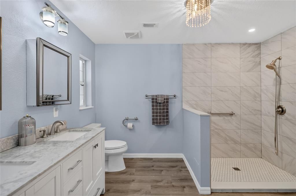 For Sale: $425,000 (3 beds, 2 baths, 1894 Square Feet)
