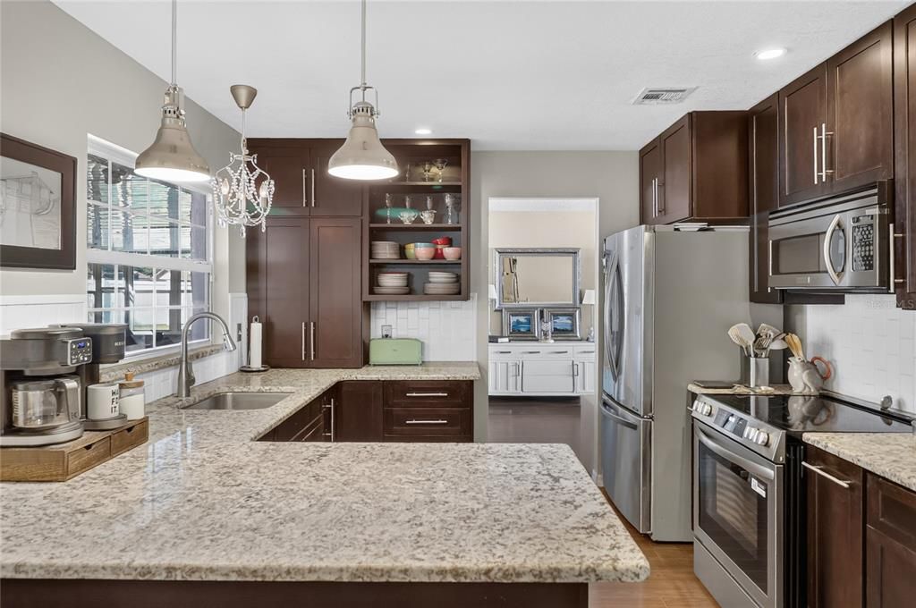 For Sale: $425,000 (3 beds, 2 baths, 1894 Square Feet)
