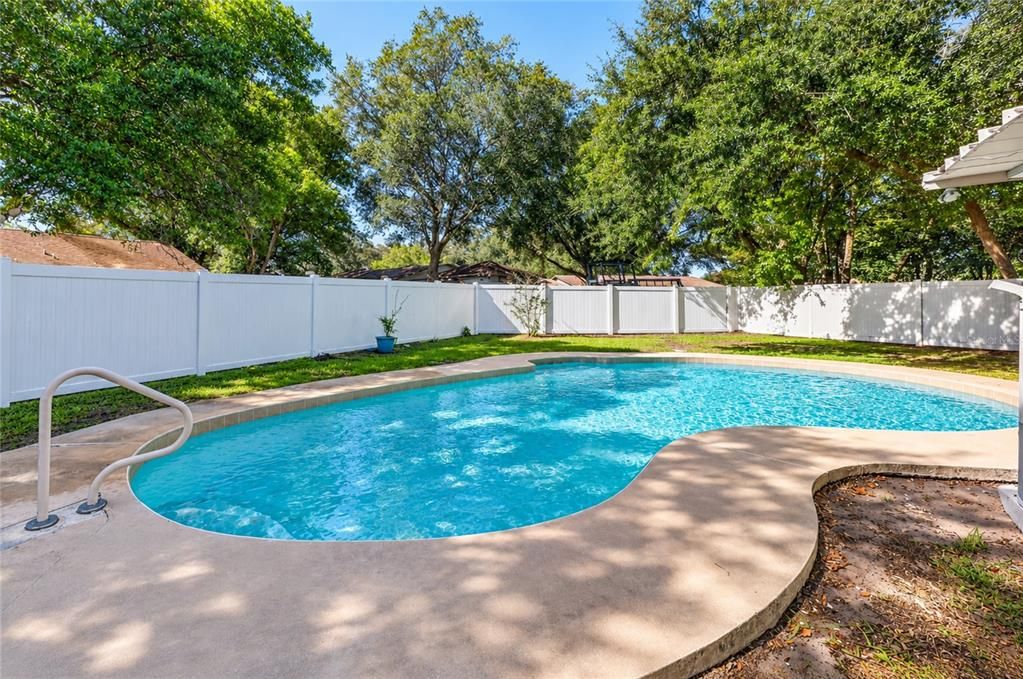 For Sale: $425,000 (3 beds, 2 baths, 1894 Square Feet)