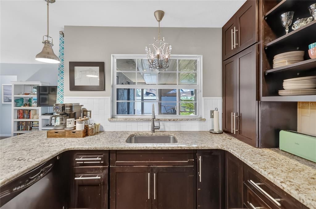 For Sale: $425,000 (3 beds, 2 baths, 1894 Square Feet)