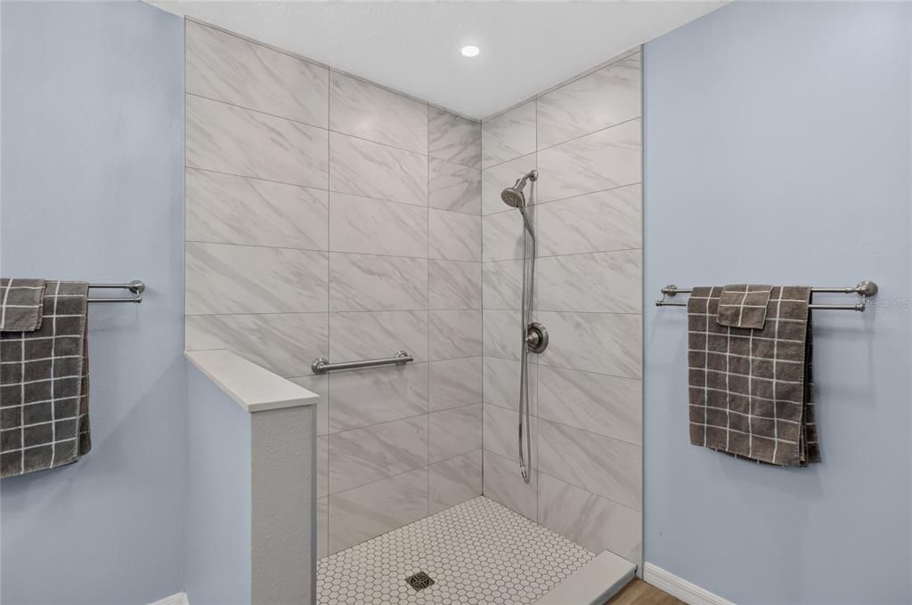 For Sale: $425,000 (3 beds, 2 baths, 1894 Square Feet)