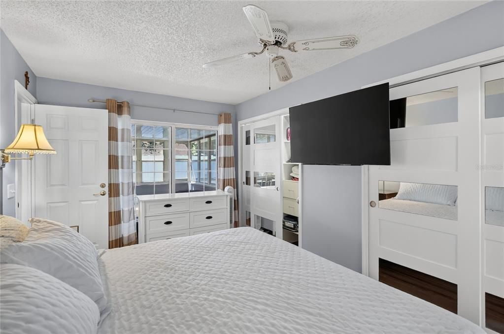 For Sale: $425,000 (3 beds, 2 baths, 1894 Square Feet)