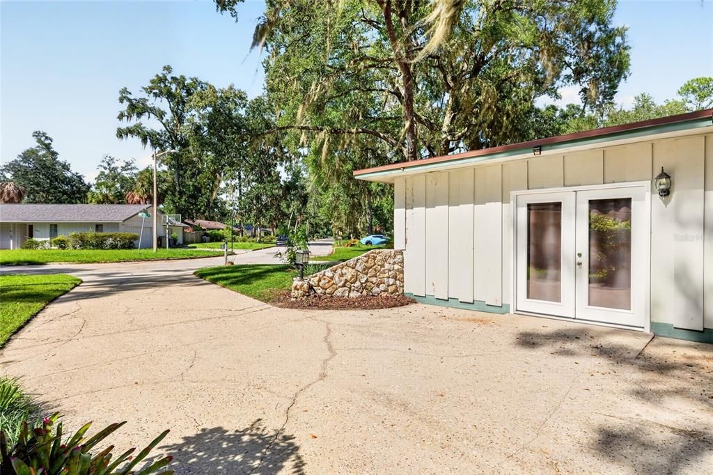 For Sale: $405,000 (3 beds, 2 baths, 2143 Square Feet)