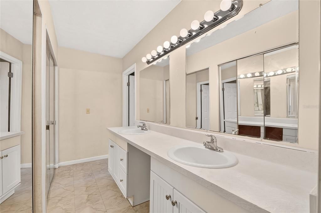 For Sale: $405,000 (3 beds, 2 baths, 2143 Square Feet)