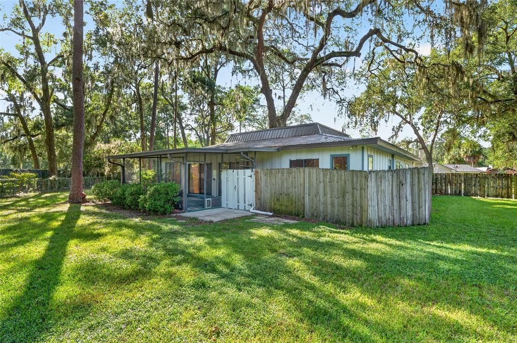 For Sale: $405,000 (3 beds, 2 baths, 2143 Square Feet)