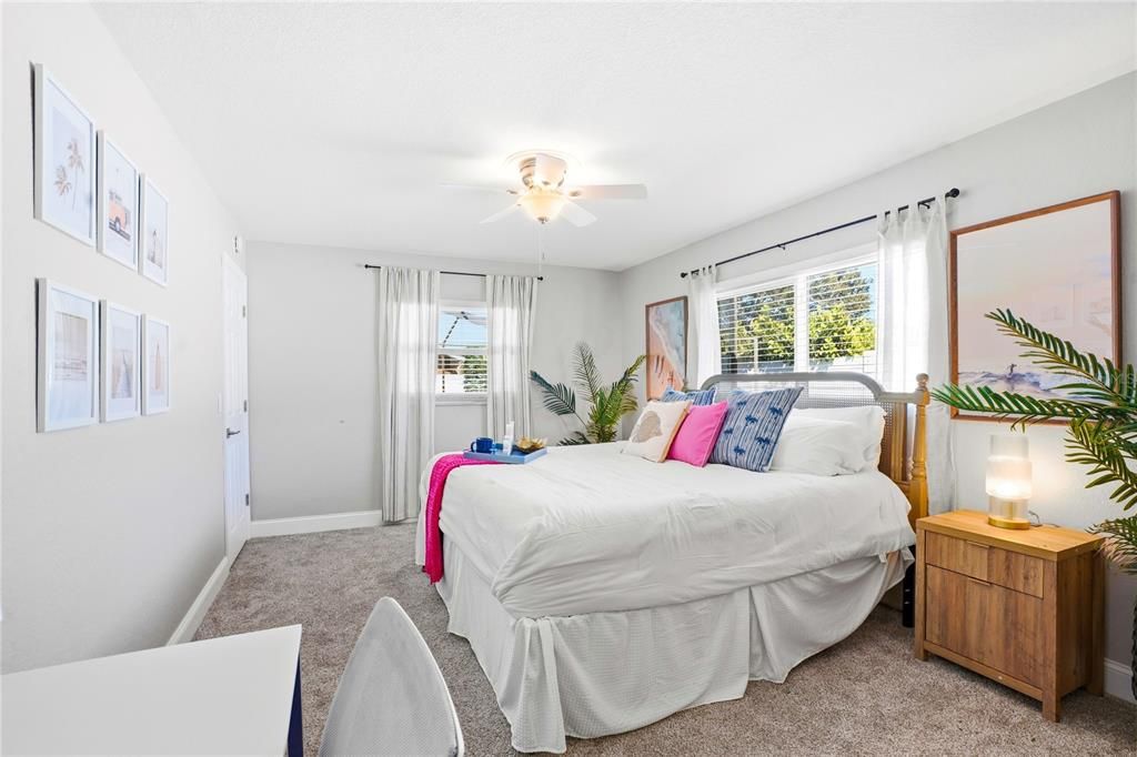 En Venta: $689,000 (4 camas, 2 baños, 2164 Pies cuadrados)