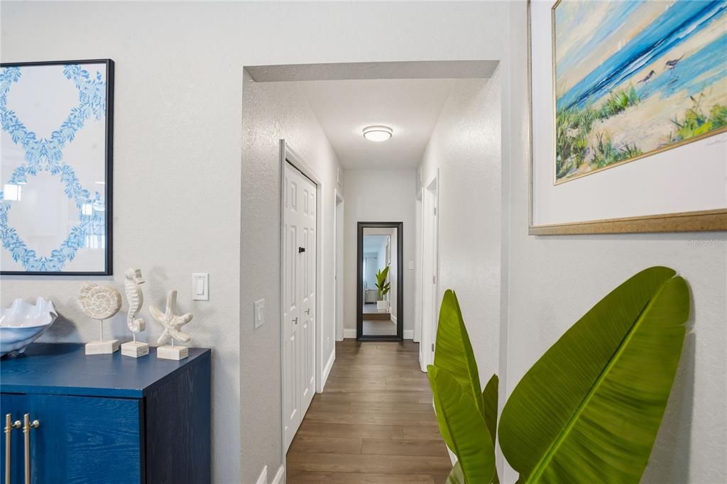 En Venta: $689,000 (4 camas, 2 baños, 2164 Pies cuadrados)
