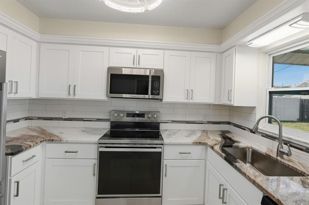 En Venta: $299,000 (2 camas, 2 baños, 982 Pies cuadrados)