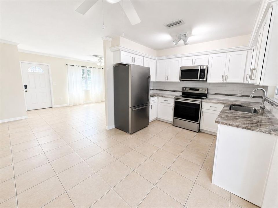 En Venta: $299,000 (2 camas, 2 baños, 982 Pies cuadrados)