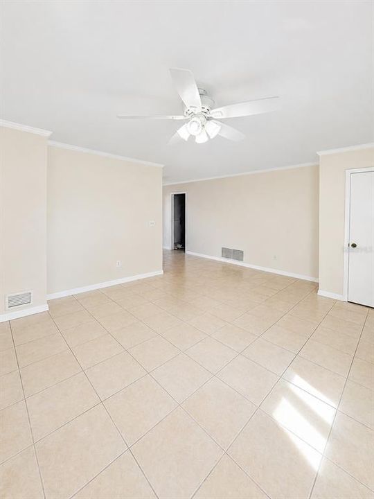 En Venta: $299,000 (2 camas, 2 baños, 982 Pies cuadrados)