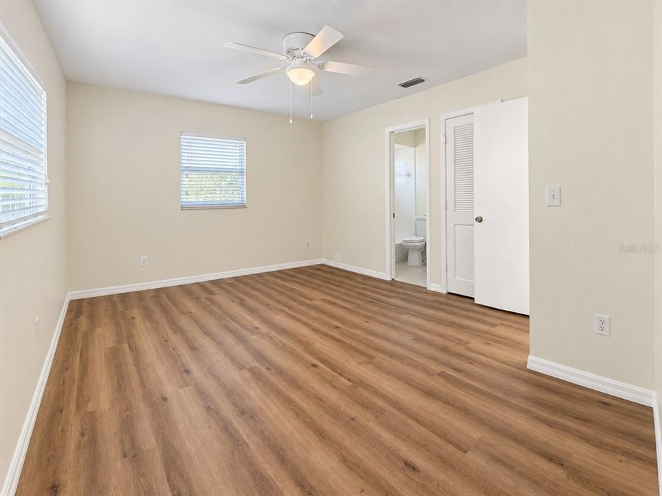 En Venta: $299,000 (2 camas, 2 baños, 982 Pies cuadrados)