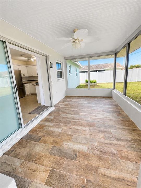 En Venta: $299,000 (2 camas, 2 baños, 982 Pies cuadrados)