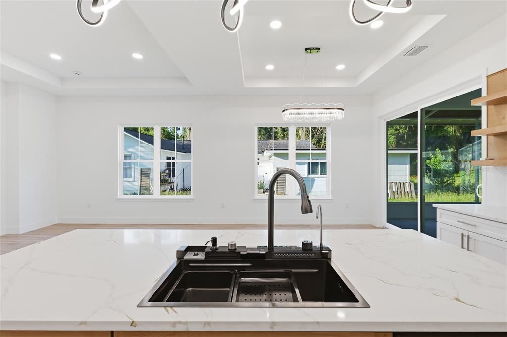 For Sale: $459,900 (4 beds, 2 baths, 1702 Square Feet)