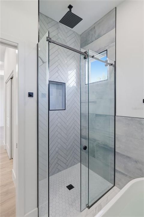 For Sale: $459,900 (4 beds, 2 baths, 1702 Square Feet)