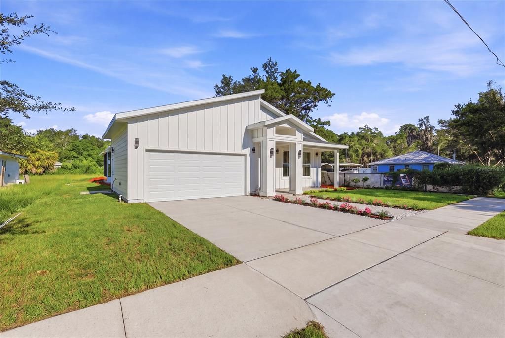 For Sale: $459,900 (4 beds, 2 baths, 1702 Square Feet)