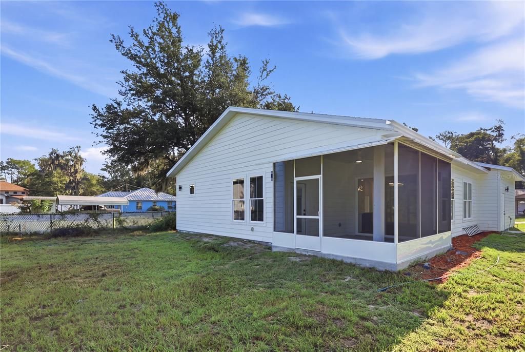 For Sale: $459,900 (4 beds, 2 baths, 1702 Square Feet)