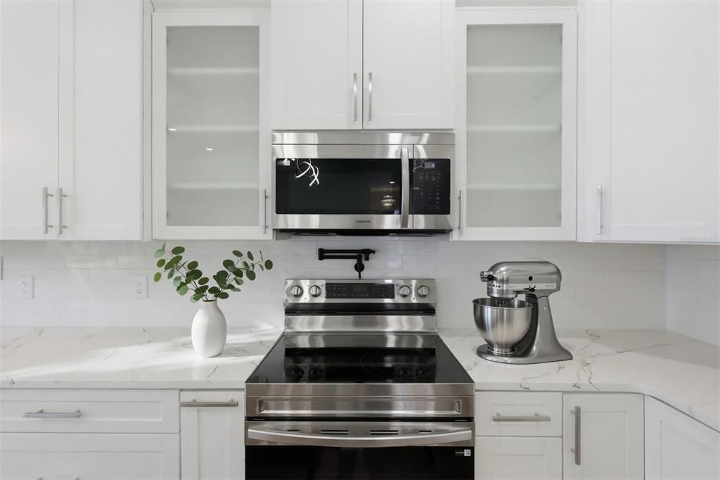 For Sale: $459,900 (4 beds, 2 baths, 1702 Square Feet)