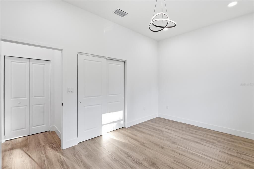For Sale: $459,900 (4 beds, 2 baths, 1702 Square Feet)
