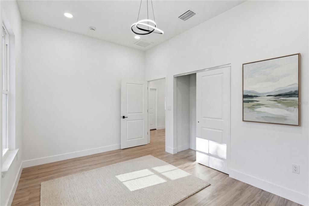 For Sale: $459,900 (4 beds, 2 baths, 1702 Square Feet)