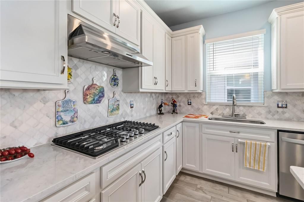 For Sale: $500,000 (2 beds, 2 baths, 1670 Square Feet)