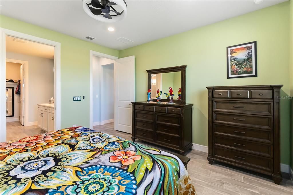 For Sale: $500,000 (2 beds, 2 baths, 1670 Square Feet)