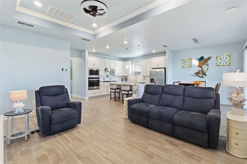 For Sale: $500,000 (2 beds, 2 baths, 1670 Square Feet)