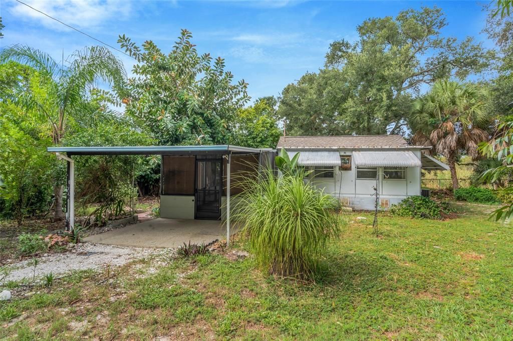 For Sale: $159,999 (1 beds, 1 baths, 400 Square Feet)